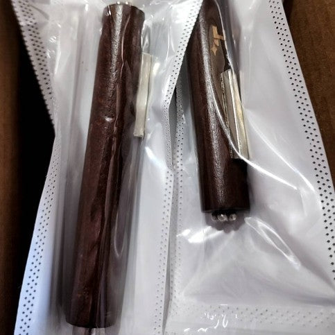 HANG Magnet Wood Pen